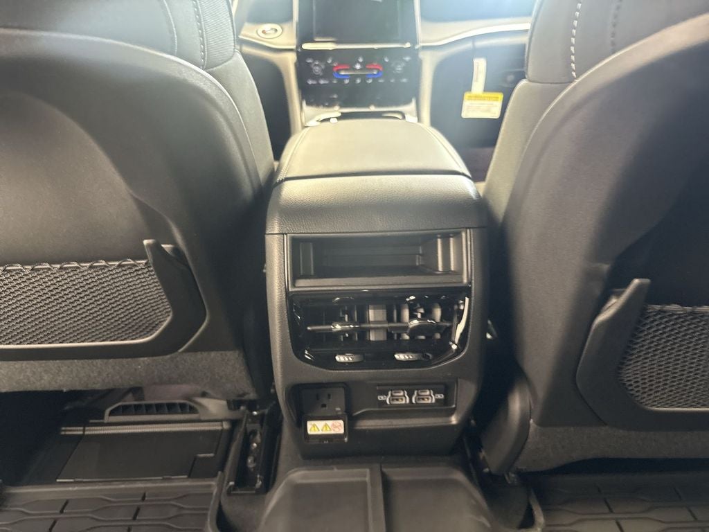 2026 Jeep Grand Cherokee Laredo X