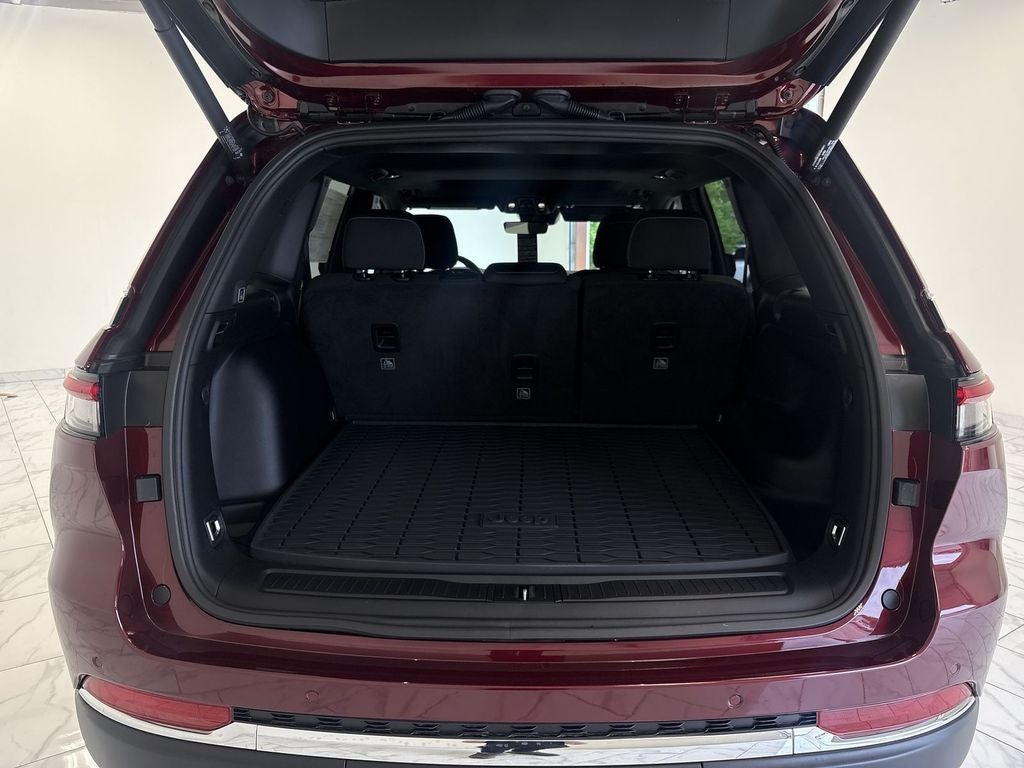 2026 Jeep Grand Cherokee Laredo X