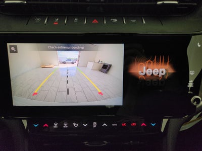 2027 Jeep Grand Cherokee Laredo Altitude