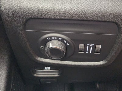 2027 Jeep Grand Cherokee Laredo Altitude