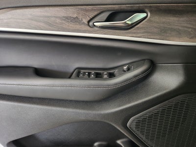 2027 Jeep Grand Cherokee Laredo Altitude