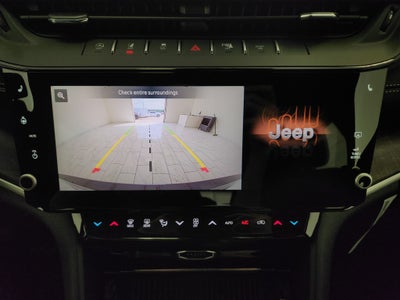 2027 Jeep Grand Cherokee Laredo Altitude