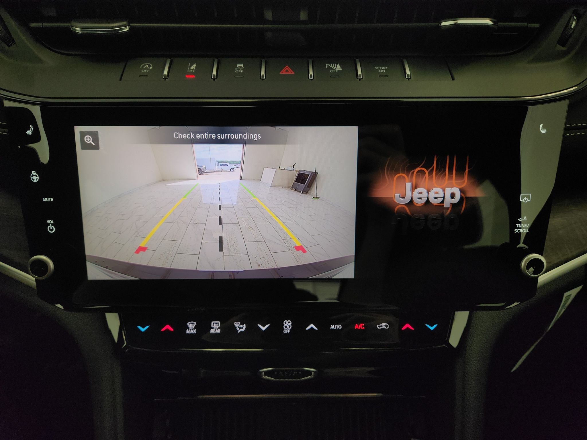 2027 Jeep Grand Cherokee Laredo Altitude