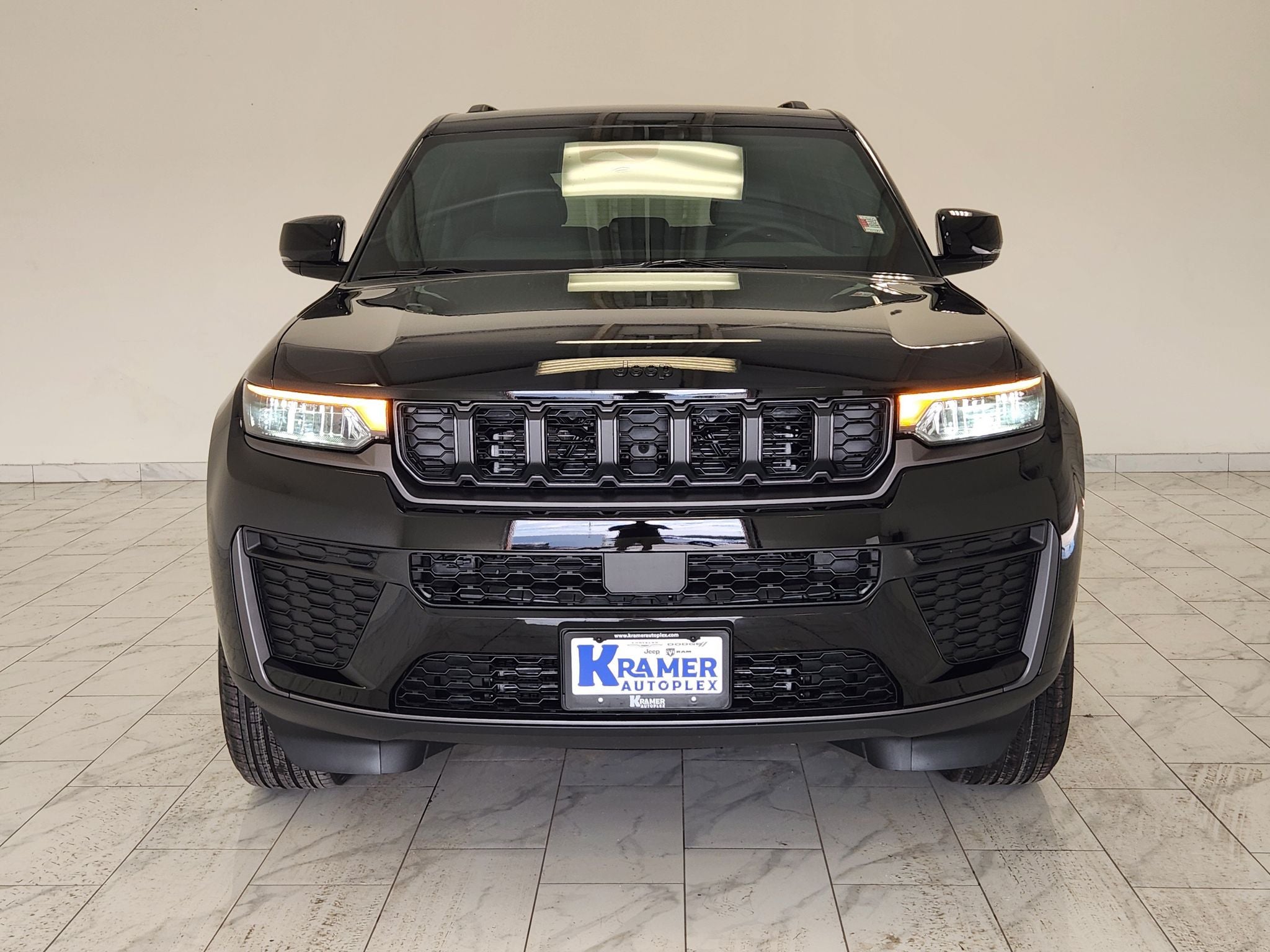 2027 Jeep Grand Cherokee Laredo Altitude