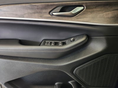 2027 Jeep Grand Cherokee Laredo Altitude