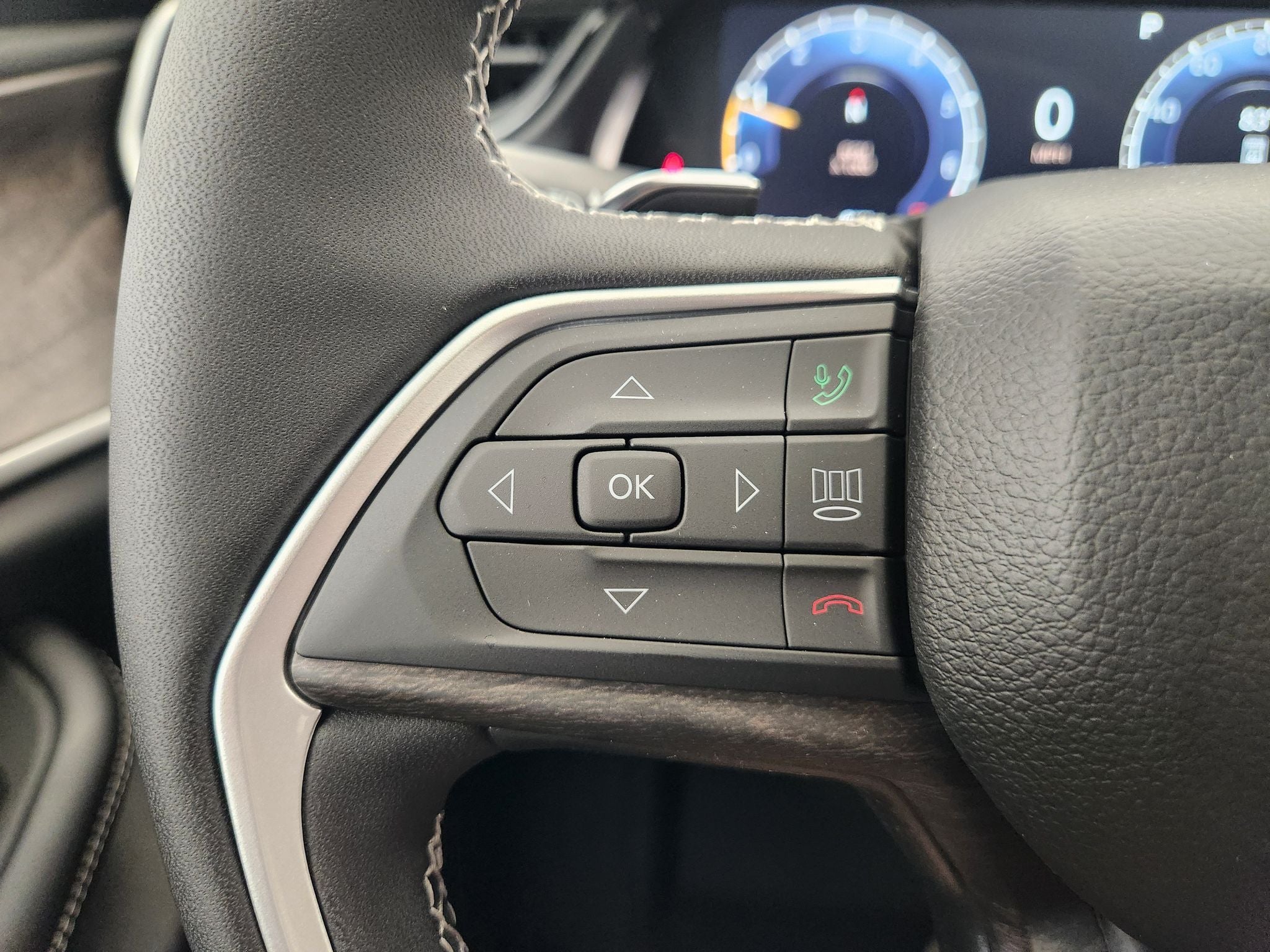 2027 Jeep Grand Cherokee Laredo Altitude