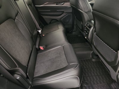 2027 Jeep Grand Cherokee Laredo Altitude