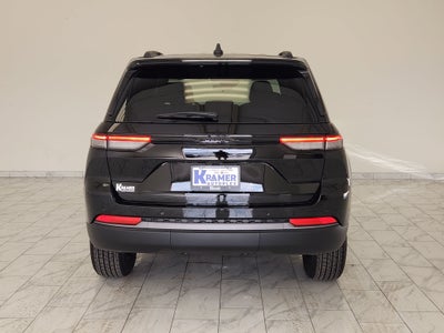 2027 Jeep Grand Cherokee Laredo Altitude