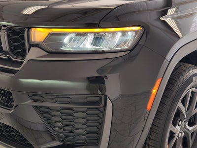 2027 Jeep Grand Cherokee Laredo Altitude