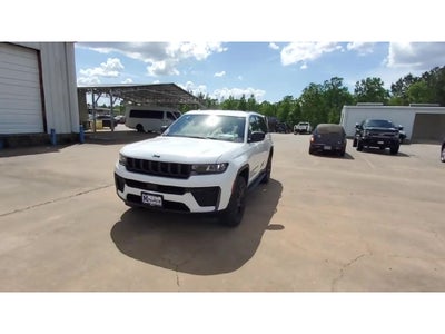 2026 Jeep Grand Cherokee Laredo Altitude