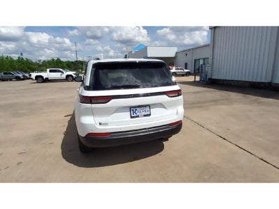 2026 Jeep Grand Cherokee Laredo Altitude