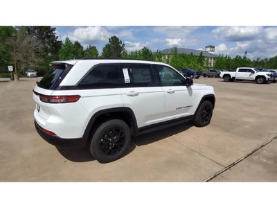 2026 Jeep Grand Cherokee Laredo Altitude