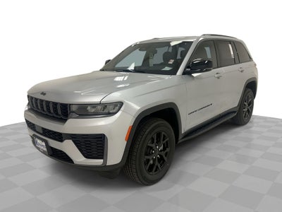 2026 Jeep Grand Cherokee Laredo Altitude