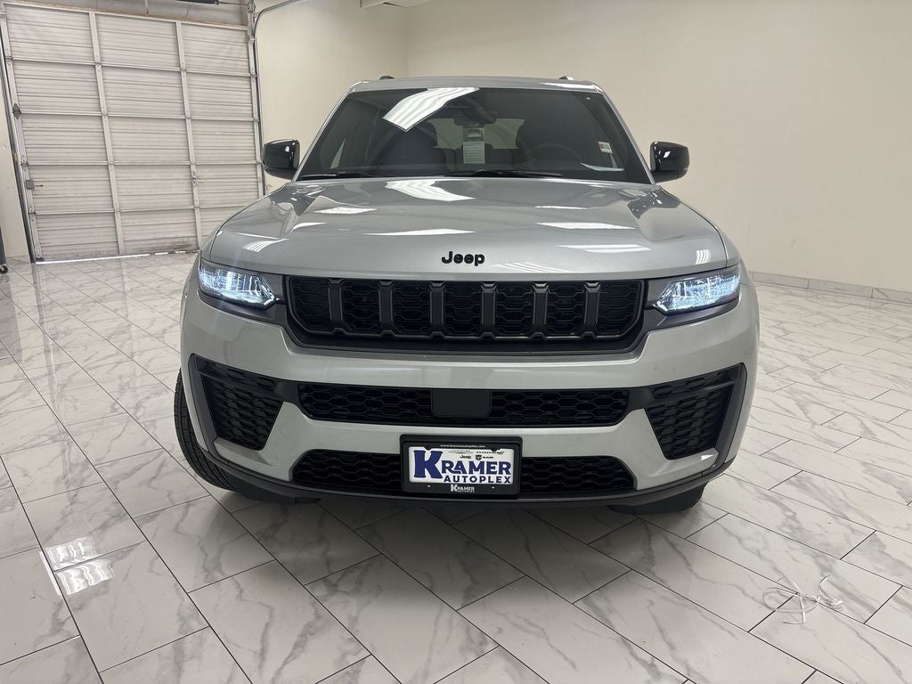 2026 Jeep Grand Cherokee Laredo Altitude