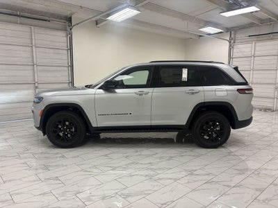 2026 Jeep Grand Cherokee Laredo Altitude