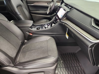 2027 Jeep Grand Cherokee Laredo Altitude