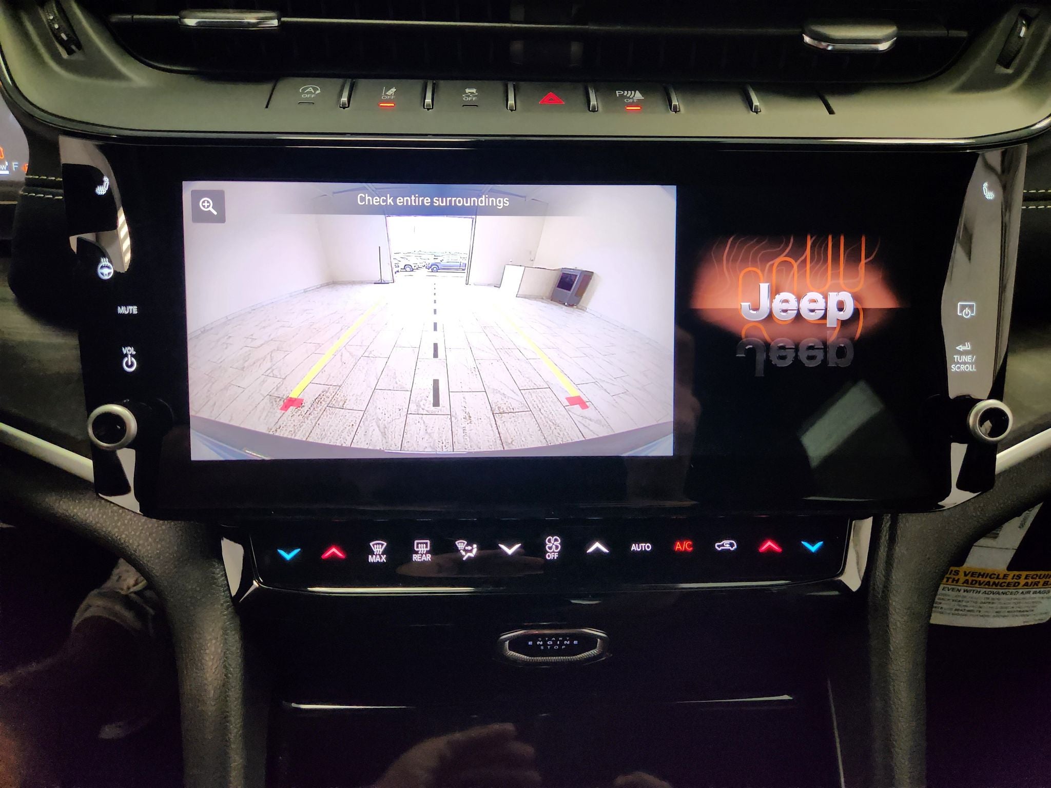 2027 Jeep Grand Cherokee Laredo Altitude