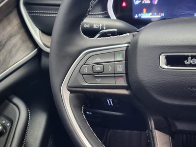 2027 Jeep Grand Cherokee Laredo Altitude
