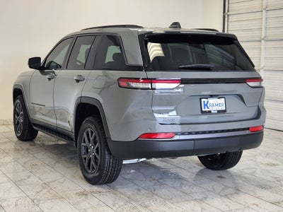 2027 Jeep Grand Cherokee Laredo Altitude