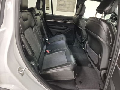 2026 Jeep Grand Cherokee Laredo Altitude