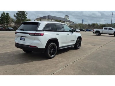 2026 Jeep Grand Cherokee Laredo Altitude