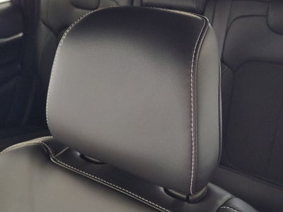 2027 Jeep Grand Cherokee Laredo Altitude