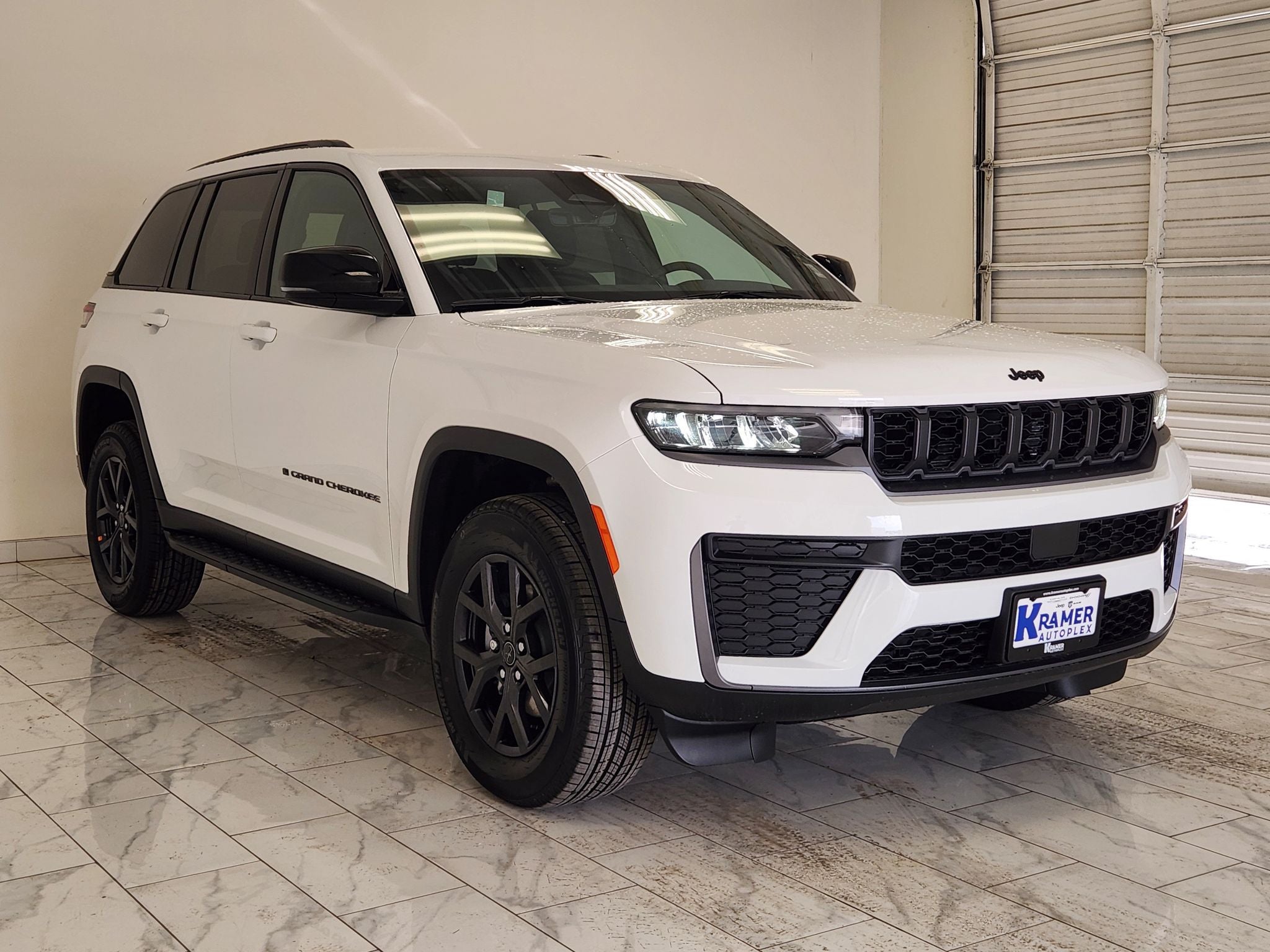 2027 Jeep Grand Cherokee Laredo Altitude