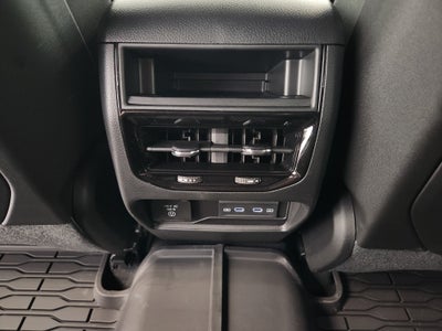 2027 Jeep Grand Cherokee Laredo Altitude