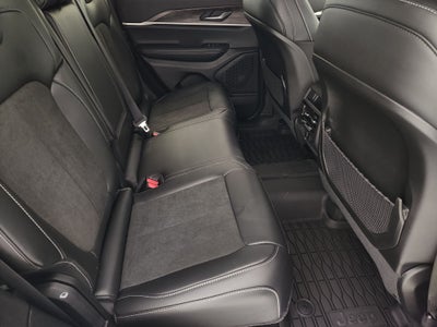 2027 Jeep Grand Cherokee Laredo Altitude