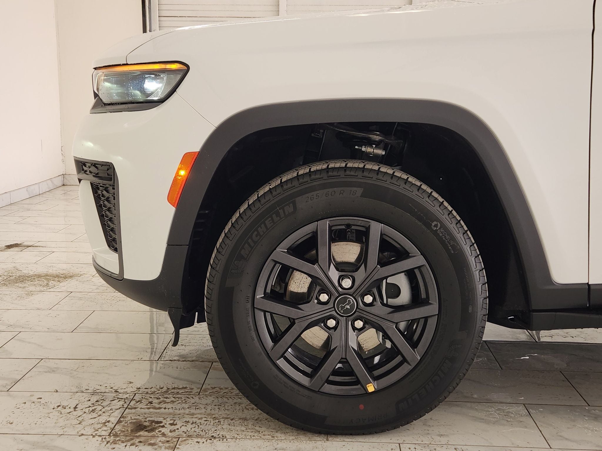 2027 Jeep Grand Cherokee Laredo Altitude