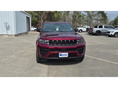 2026 Jeep Grand Cherokee Laredo Altitude