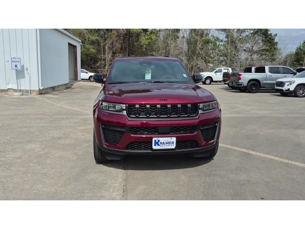 2026 Jeep Grand Cherokee Laredo Altitude