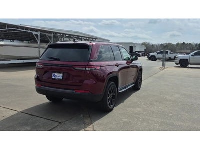 2026 Jeep Grand Cherokee Laredo Altitude