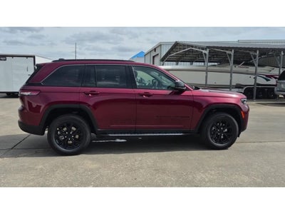 2026 Jeep Grand Cherokee Laredo Altitude