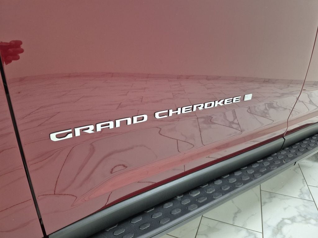 2025 Jeep Grand Cherokee Laredo X