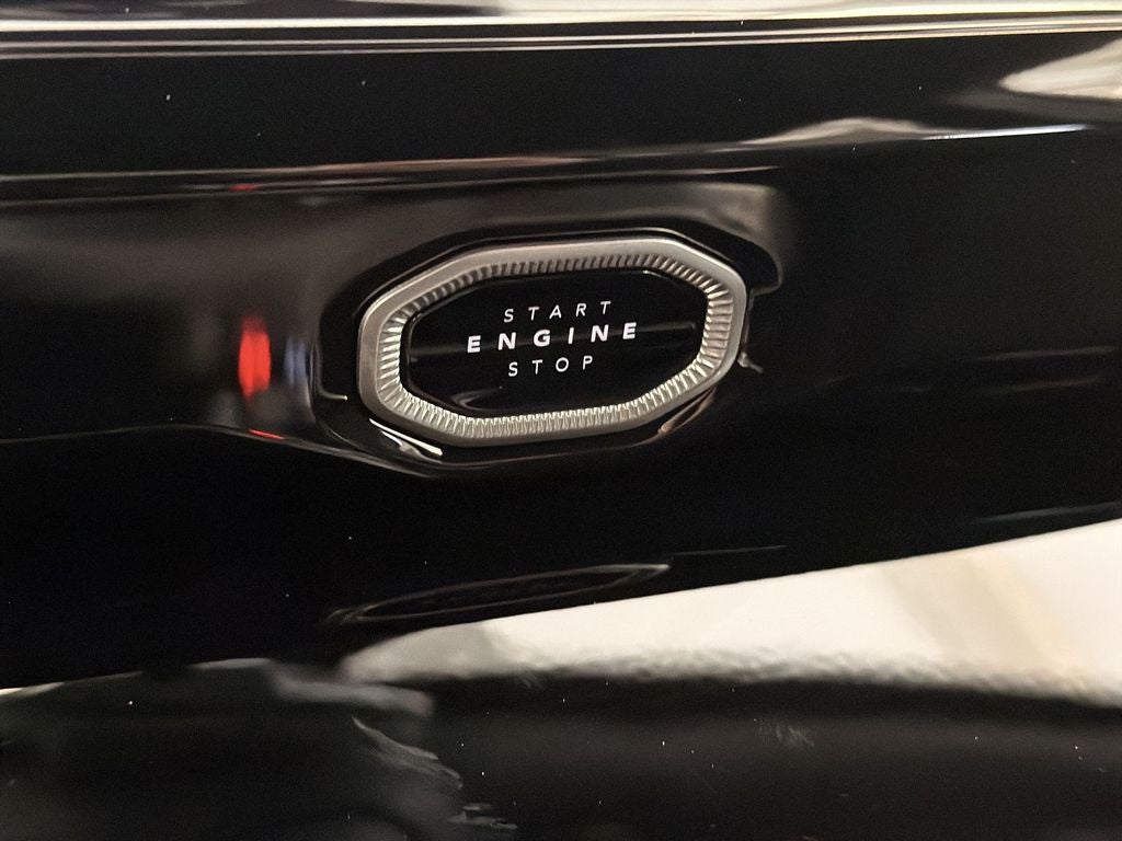 2026 Jeep Grand Cherokee L Laredo Altitude