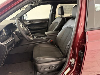 2026 Jeep Grand Cherokee L Laredo Altitude