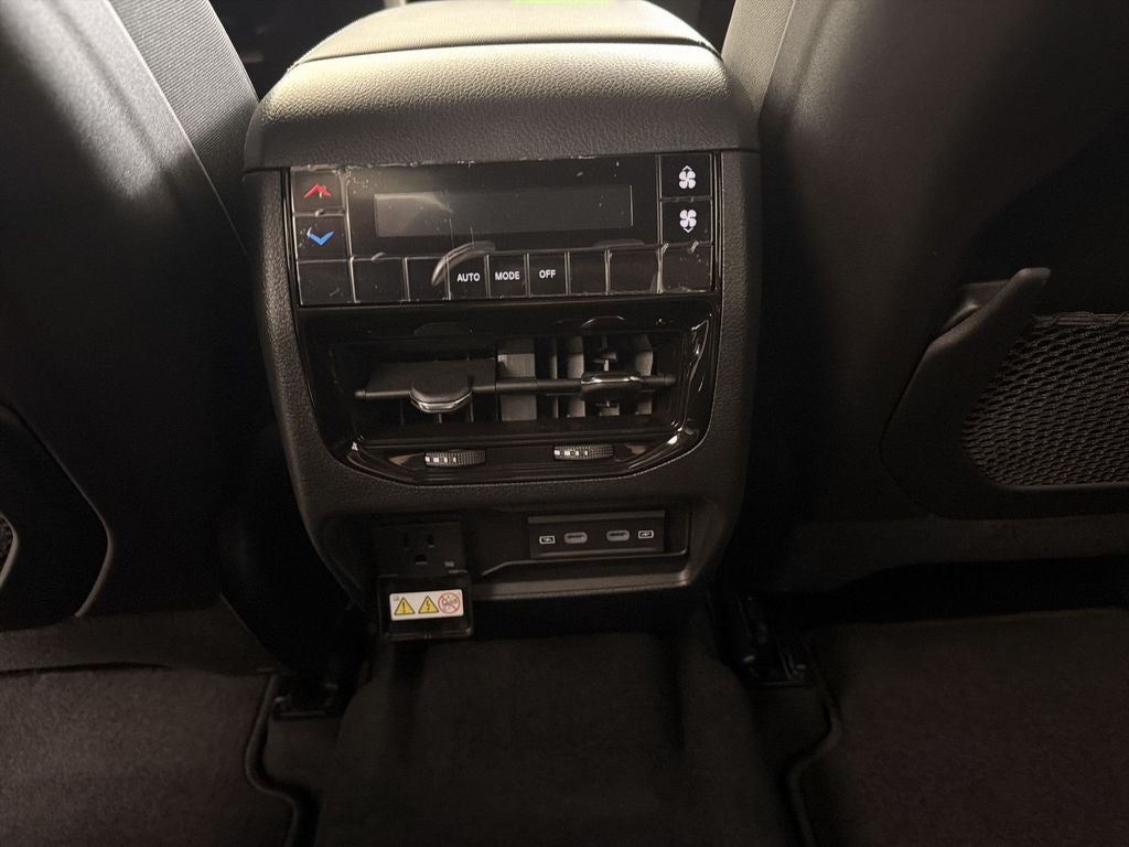 2026 Jeep Grand Cherokee L Laredo Altitude