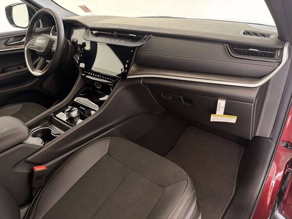2026 Jeep Grand Cherokee L Laredo Altitude