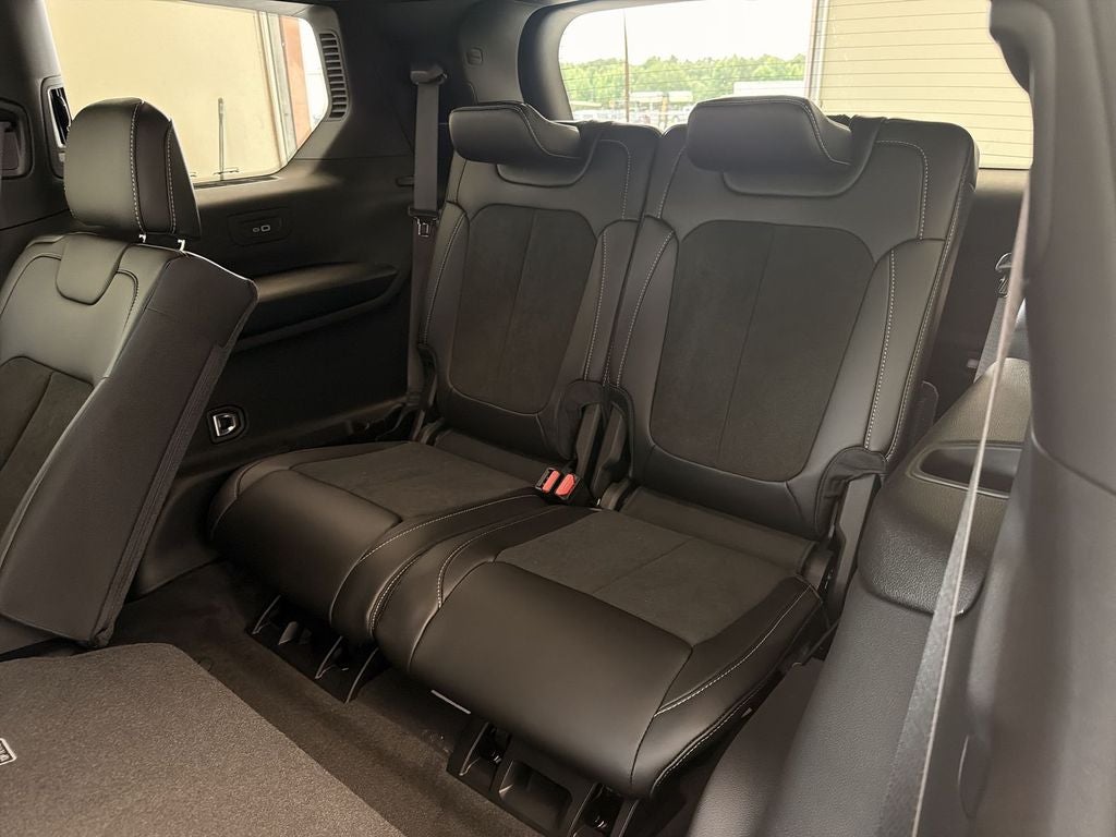 2026 Jeep Grand Cherokee L Laredo Altitude
