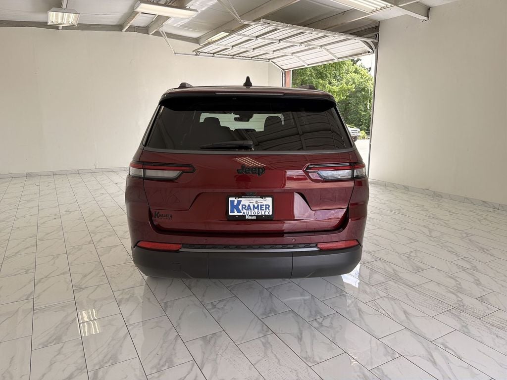 2026 Jeep Grand Cherokee L Laredo Altitude