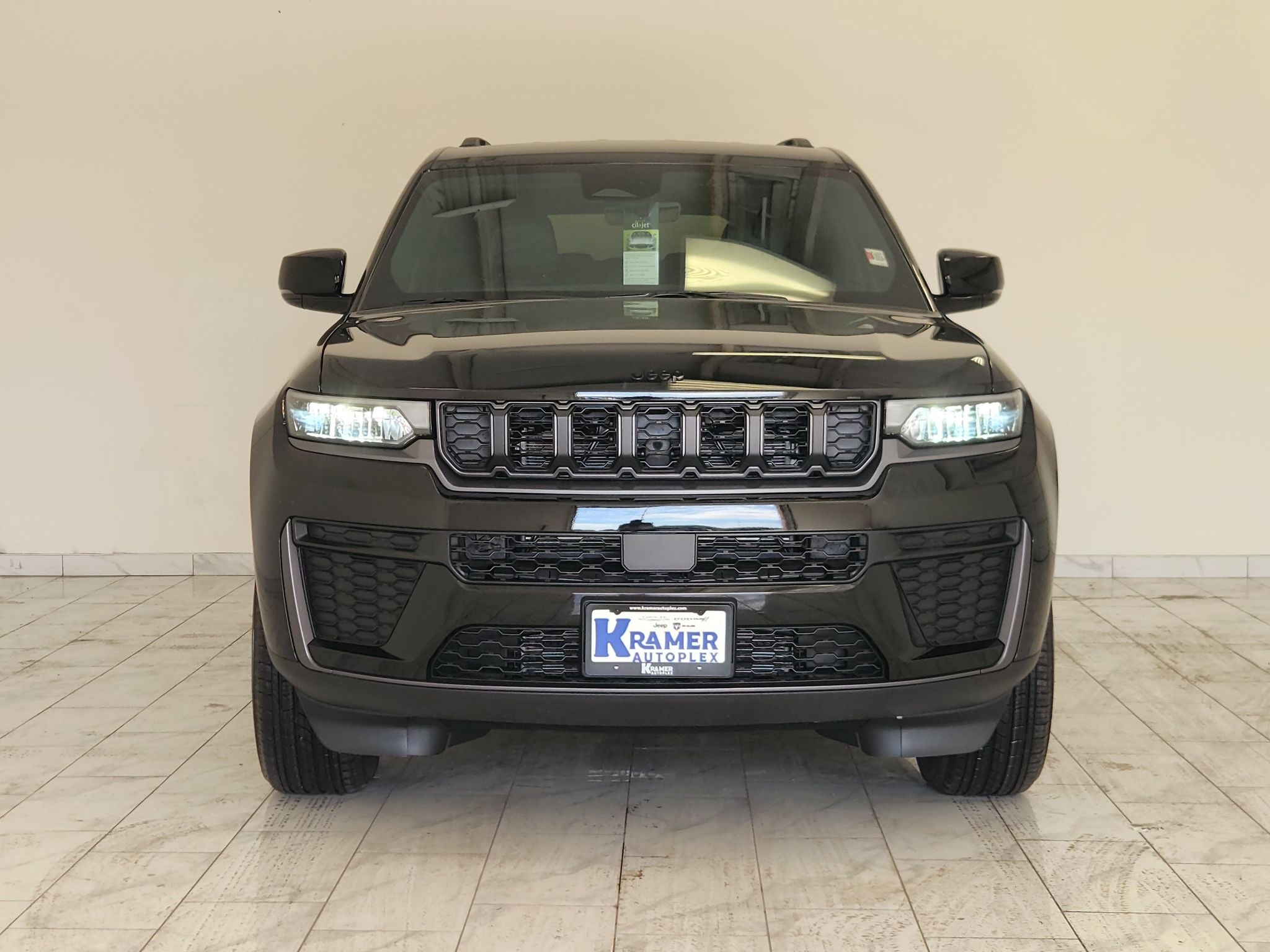 2027 Jeep Grand Cherokee Laredo Altitude
