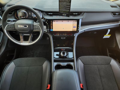 2027 Jeep Grand Cherokee Laredo Altitude