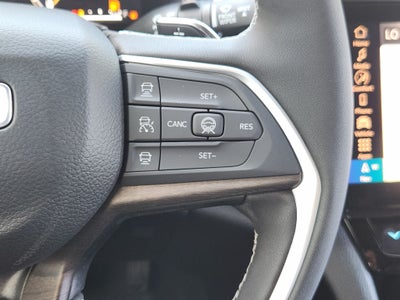 2027 Jeep Grand Cherokee Laredo Altitude