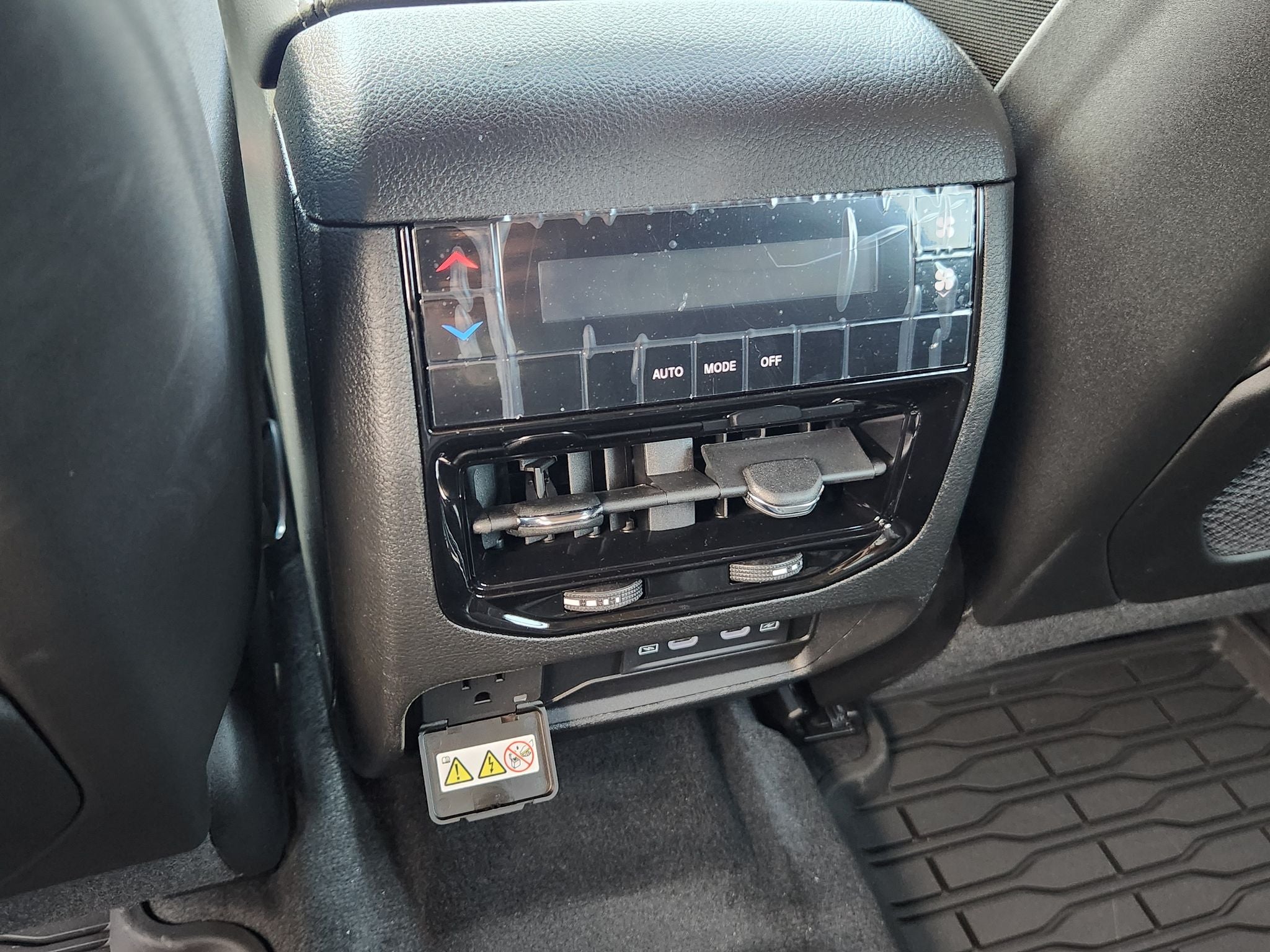 2027 Jeep Grand Cherokee Laredo Altitude