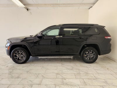 2027 Jeep Grand Cherokee Laredo Altitude