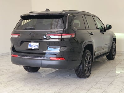 2027 Jeep Grand Cherokee Laredo Altitude