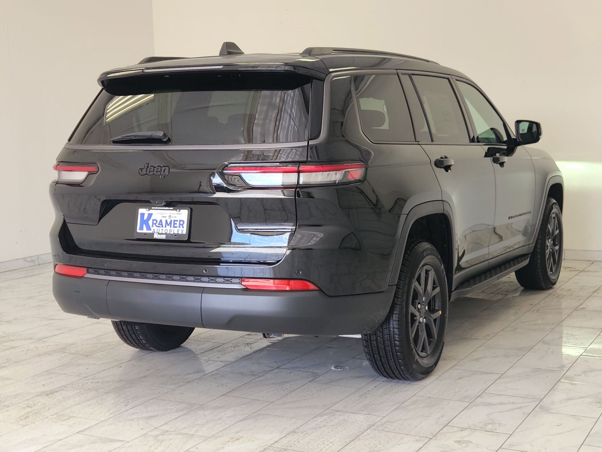 2027 Jeep Grand Cherokee Laredo Altitude