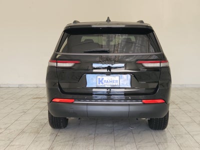 2027 Jeep Grand Cherokee Laredo Altitude