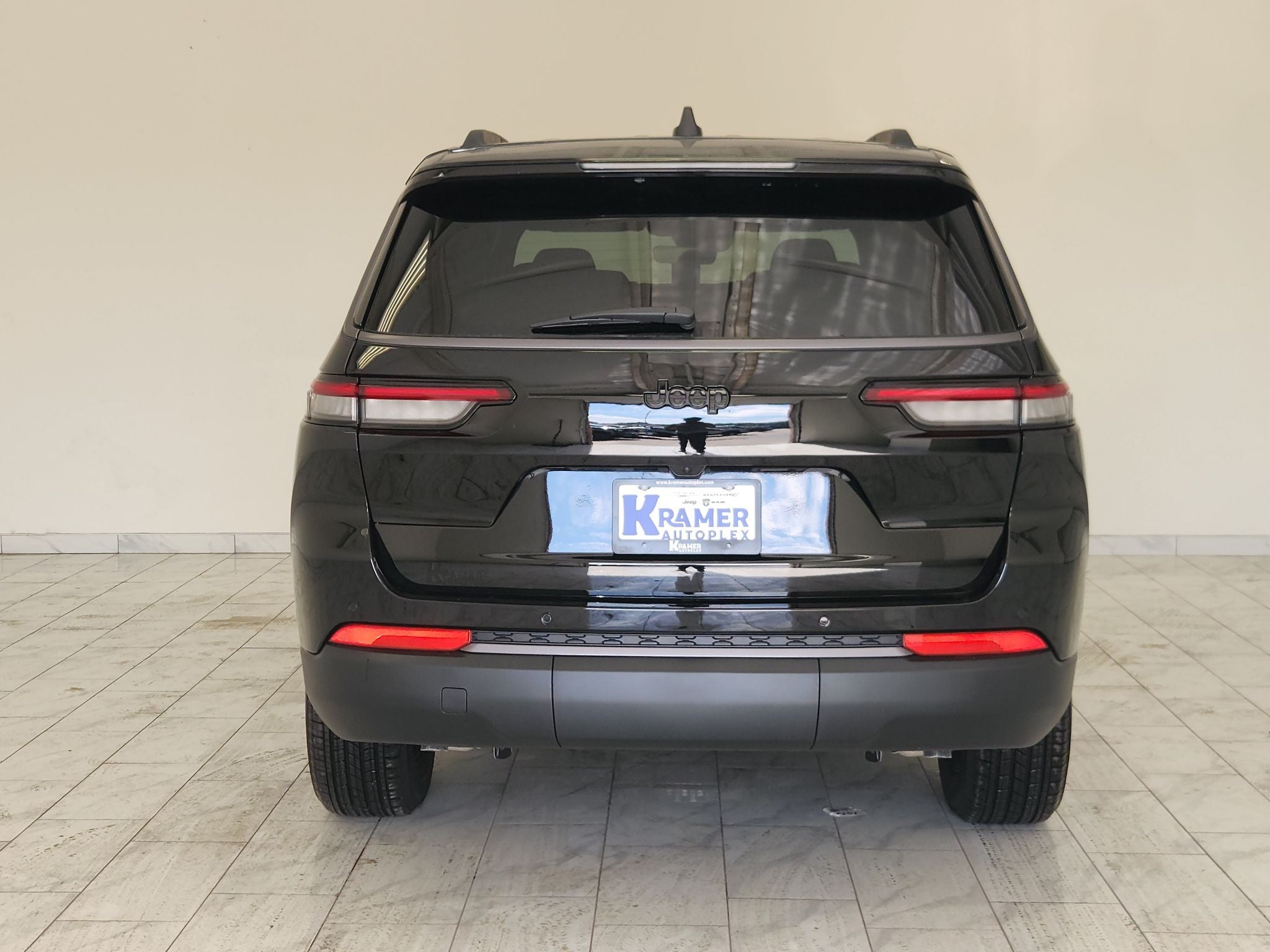 2027 Jeep Grand Cherokee Laredo Altitude